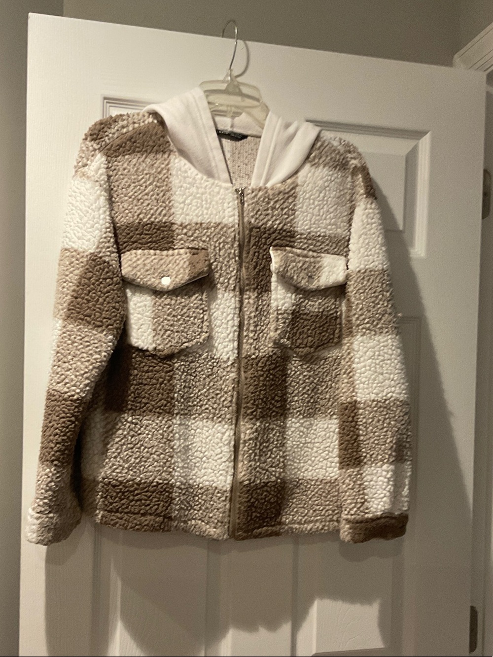 SHEIN Plaid Sherpa Zip Hoodie Jacket in Cream and Brown